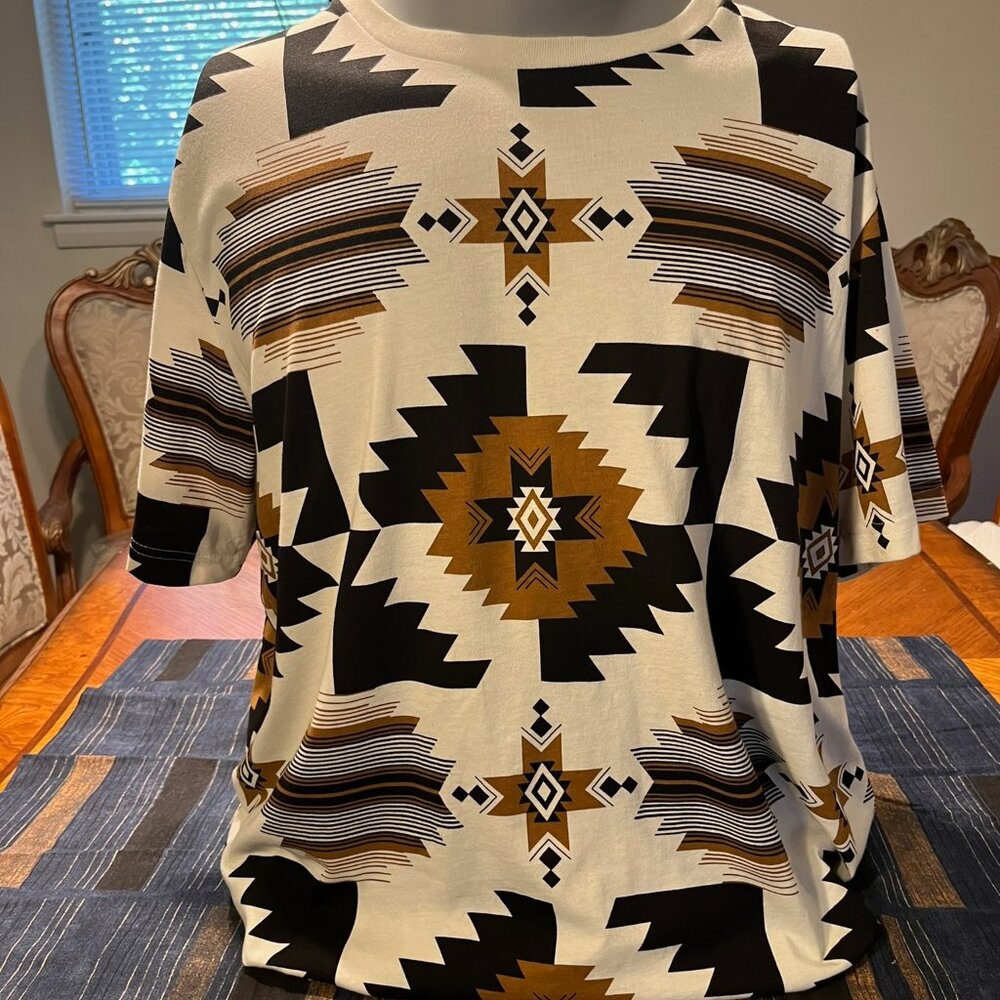 NWOT Geometric Print Short Sleeve T-shirt Men's XL Cream Black Gold